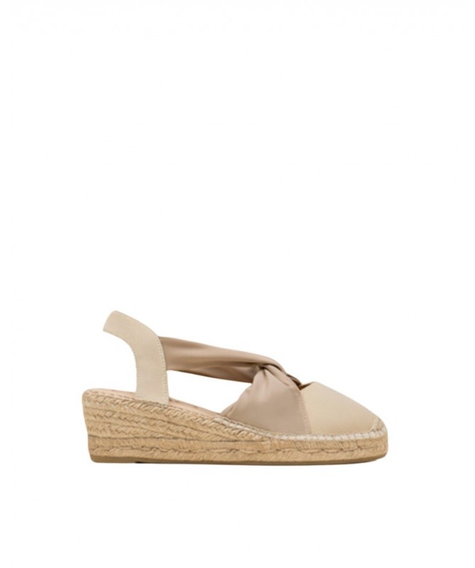 GAIMO SANDALIA MODELO MERRY ANTE CREAM.