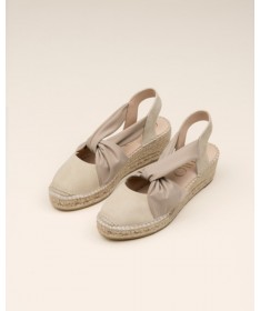 GAIMO SANDALIA MODELO MERRY ANTE CREAM.