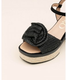 GAIMO SANDALIA MODELO LUANA CELIAN NEGRO.