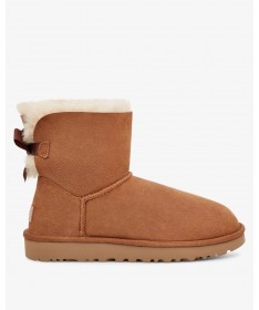 UGG BOTIN MINI BALEY BOW II 1016501 CHESTNUT.