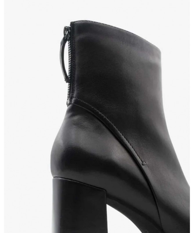 REGARDE LE CIEL BOTIN ANALISA BLACK.