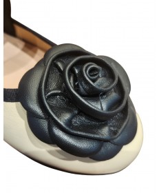 LINDSEY EMILY ECRU NOIR BAILARINA PIEL.