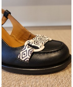 NEMONIC SANDALIA 2360 EN PIEL NEGRA.