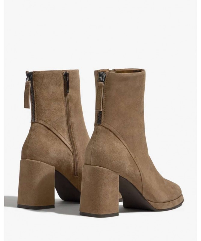 REGARDE LE CIEL BOTIN ANALISA FANGO.