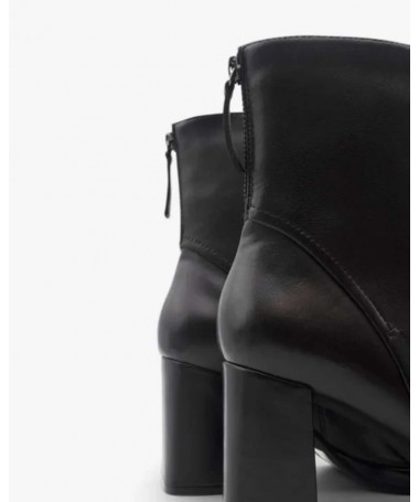 REGARDE LE CIEL BOTIN ANALISA BLACK.