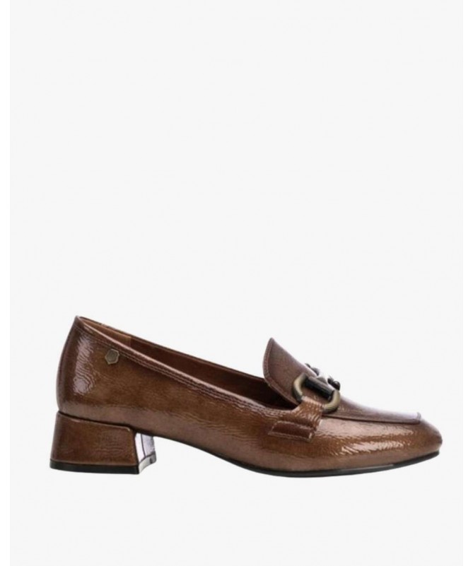 CARMELA 16253905 MOCASIN CHAROL NEGRO.