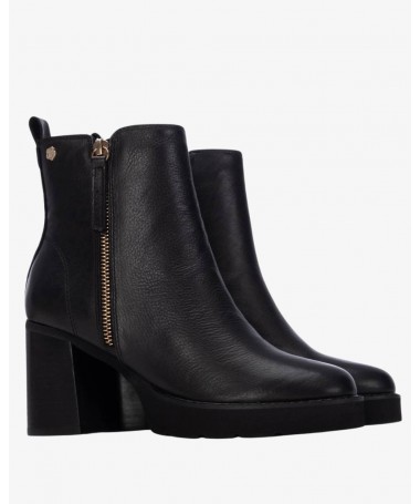 CARMELA 162602 BOTIN PIEL NEGRO.